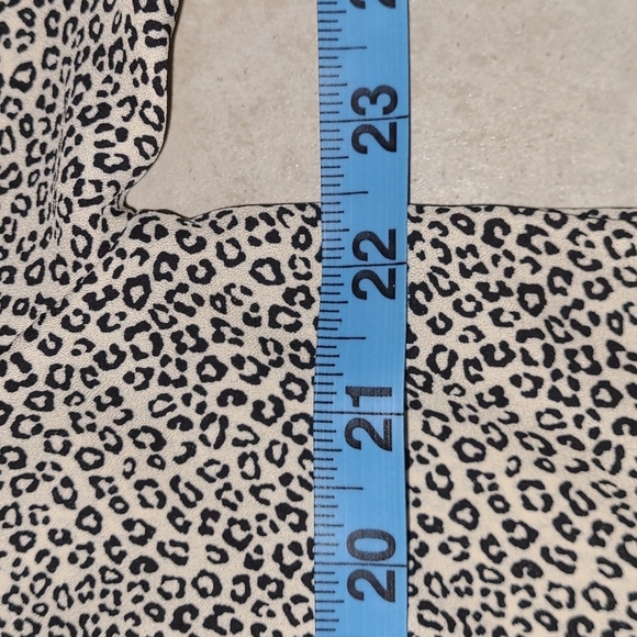 Teenbell Leopard Print Flowy Dressy Top Elastic Stretch Neck Line Tie Sleeves 3X - Picture 2 of 7